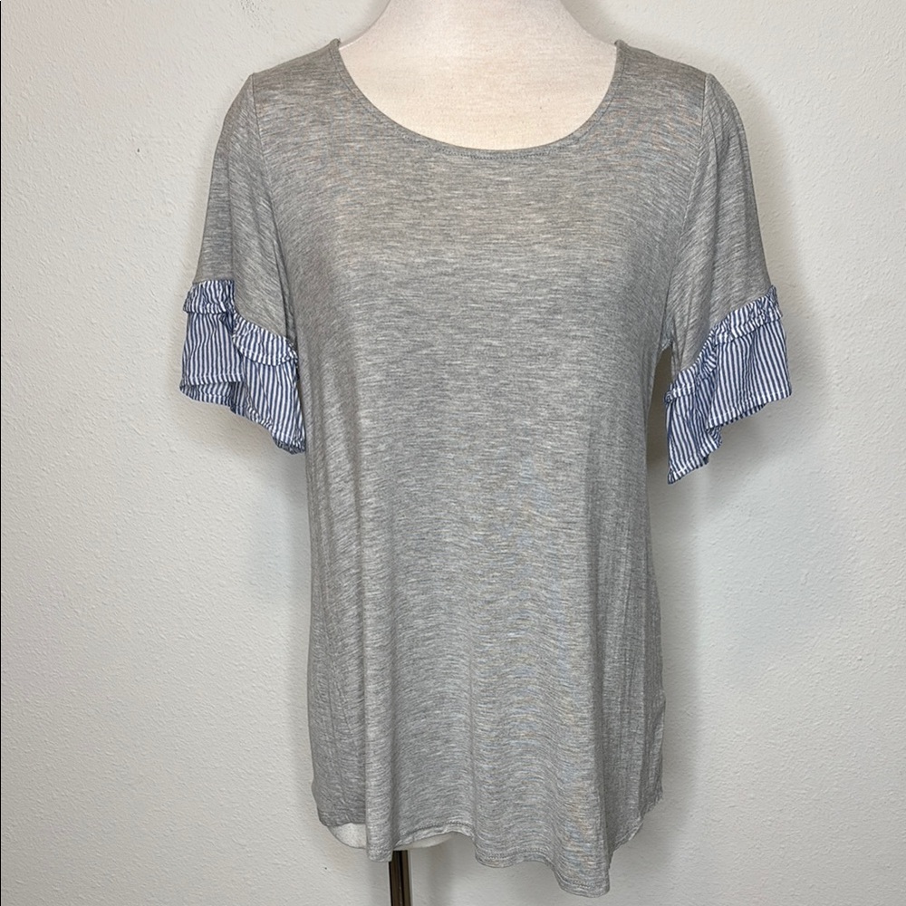 Betsy’s Boutique Gray with Blue and white ruffle Short Sleeve Tee